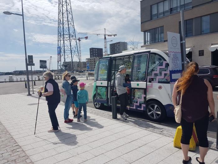 Electric robot bus on its Kalasatama pilot route in summer 2019 (Credits: Marja Vuorinen) Electric robot bus on its Kalasatama pilot route in summer 2019 (Credits: Marja Vuorinen)